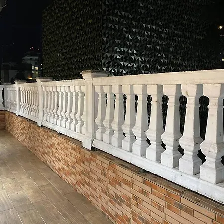 Center W Apartment